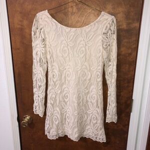 Women’s Medium M Lined Elegant Cream Lace Dress. Mini. Stretch.